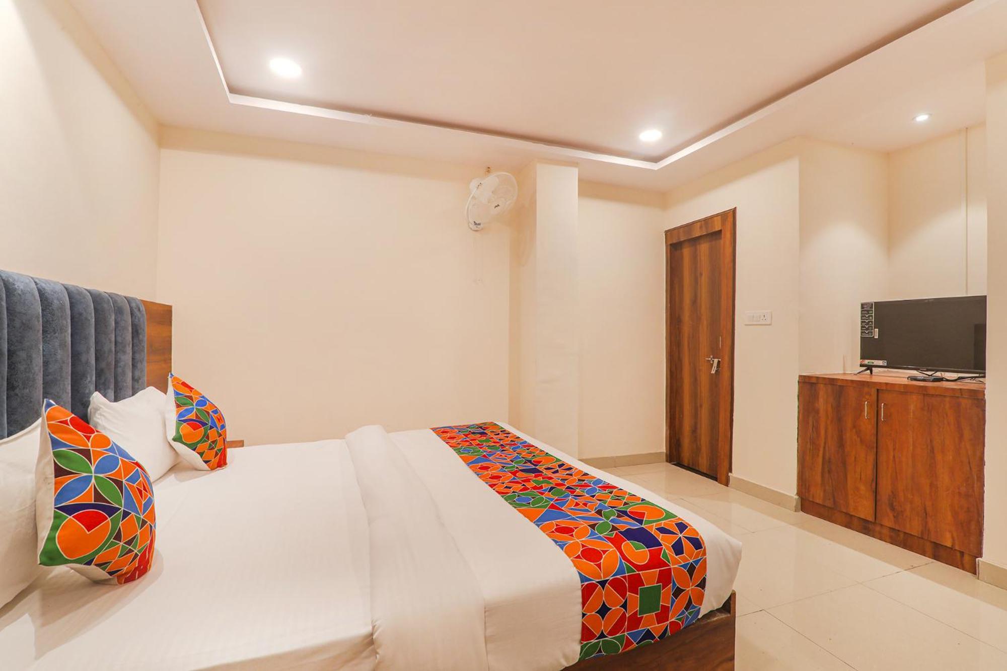 Fabhotel Rachna Palace And Banquets - Nr Lekhraj Metro Station Lucknow Eksteriør billede