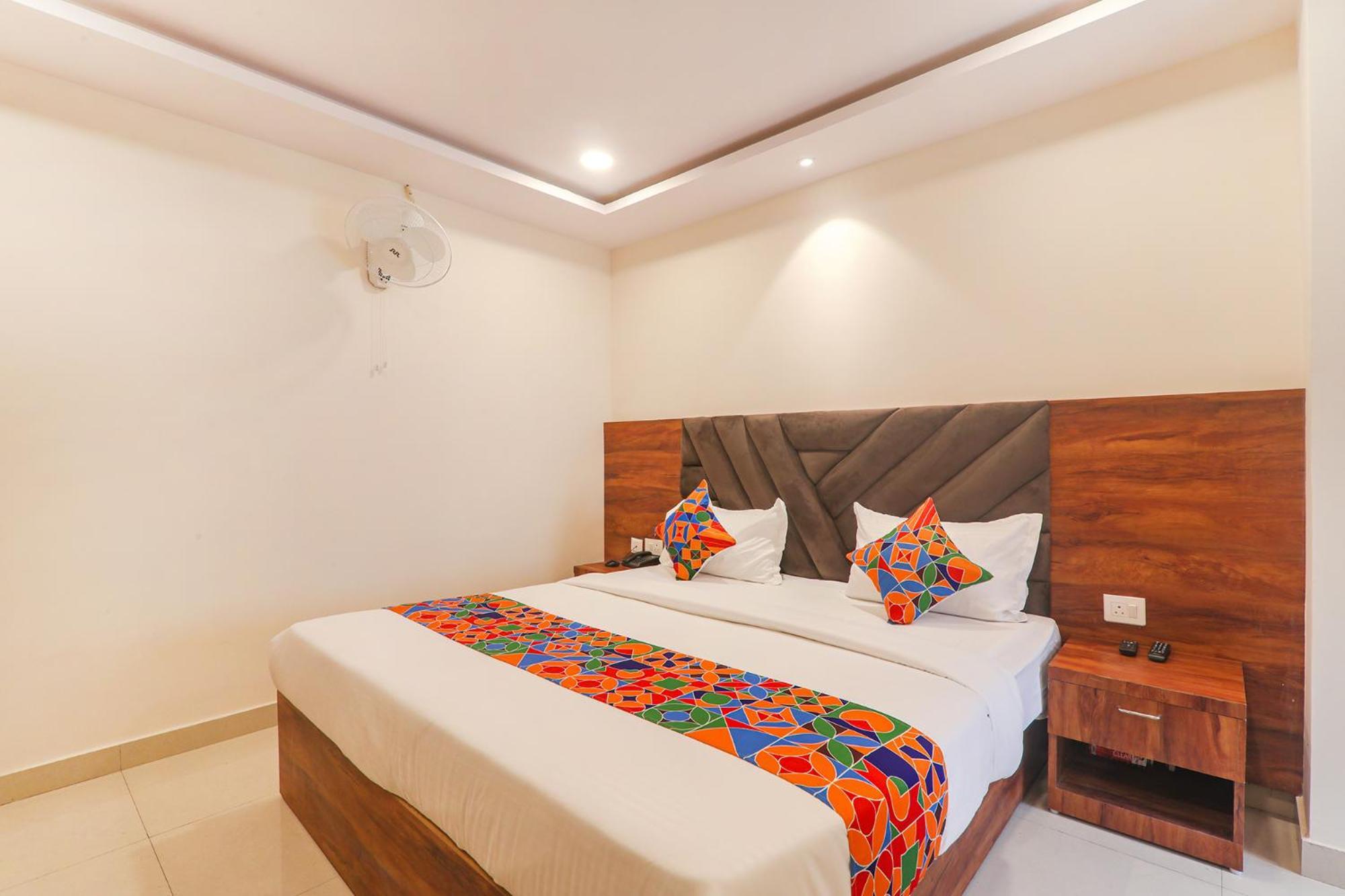 Fabhotel Rachna Palace And Banquets - Nr Lekhraj Metro Station Lucknow Eksteriør billede