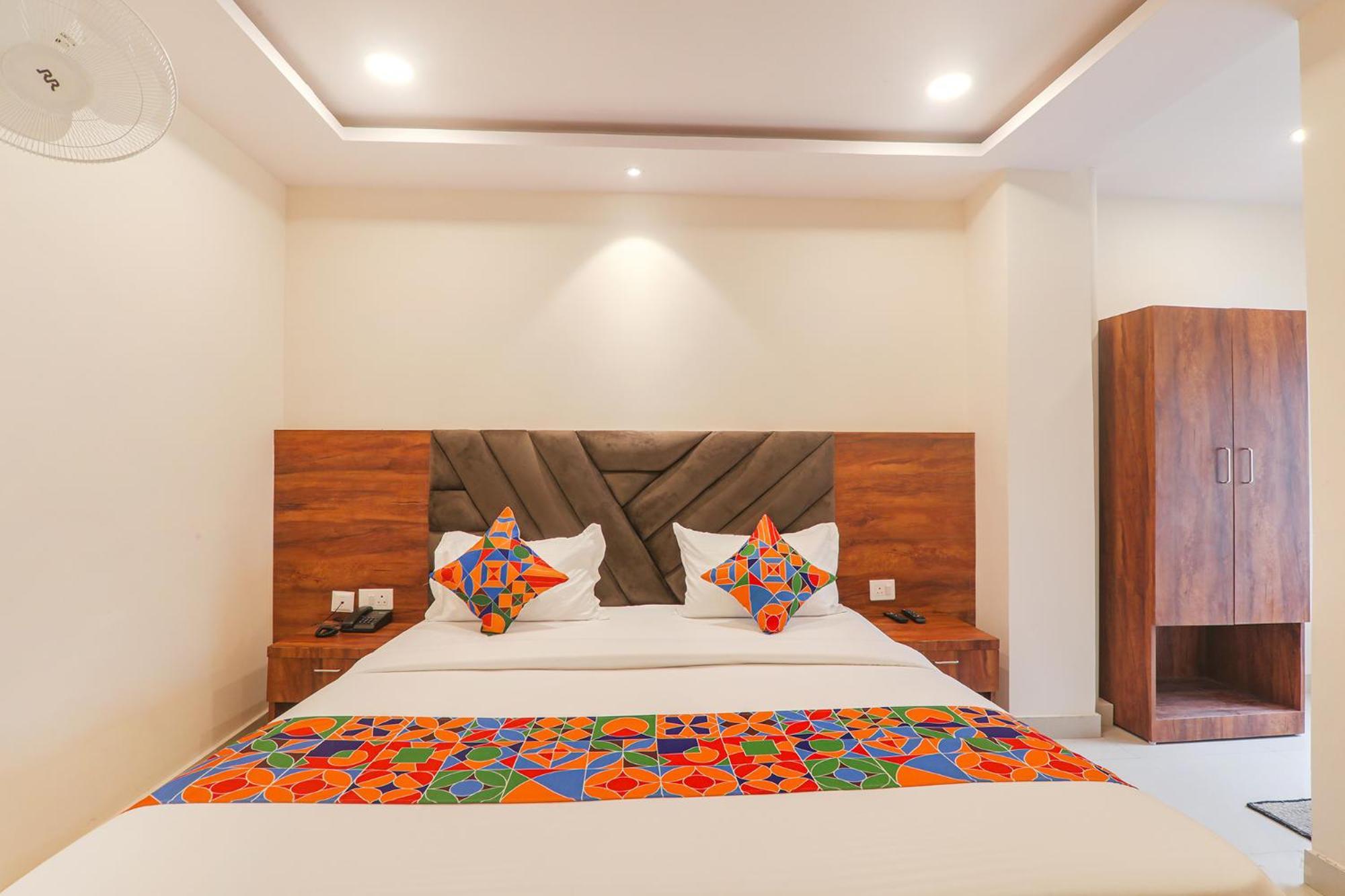 Fabhotel Rachna Palace And Banquets - Nr Lekhraj Metro Station Lucknow Eksteriør billede