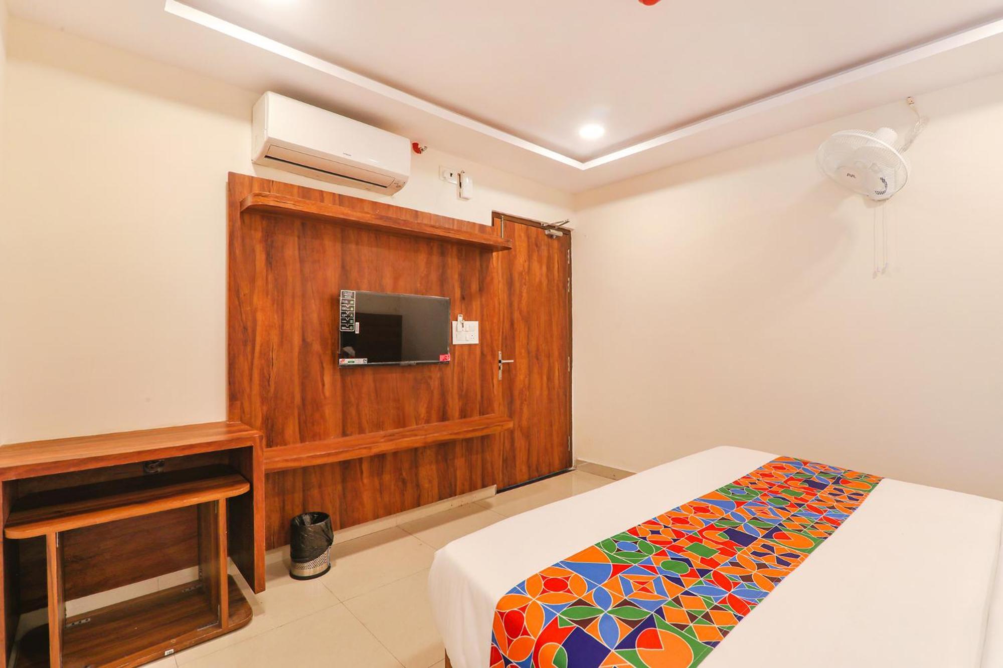 Fabhotel Rachna Palace And Banquets - Nr Lekhraj Metro Station Lucknow Eksteriør billede
