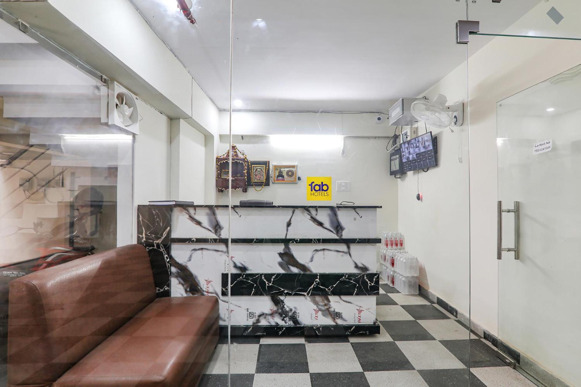 Fabhotel Rachna Palace And Banquets - Nr Lekhraj Metro Station Lucknow Eksteriør billede