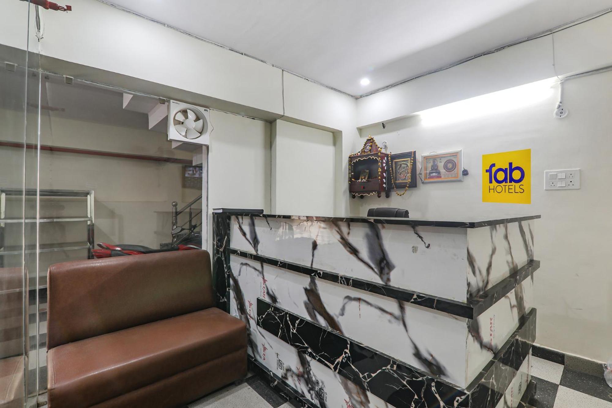 Fabhotel Rachna Palace And Banquets - Nr Lekhraj Metro Station Lucknow Eksteriør billede