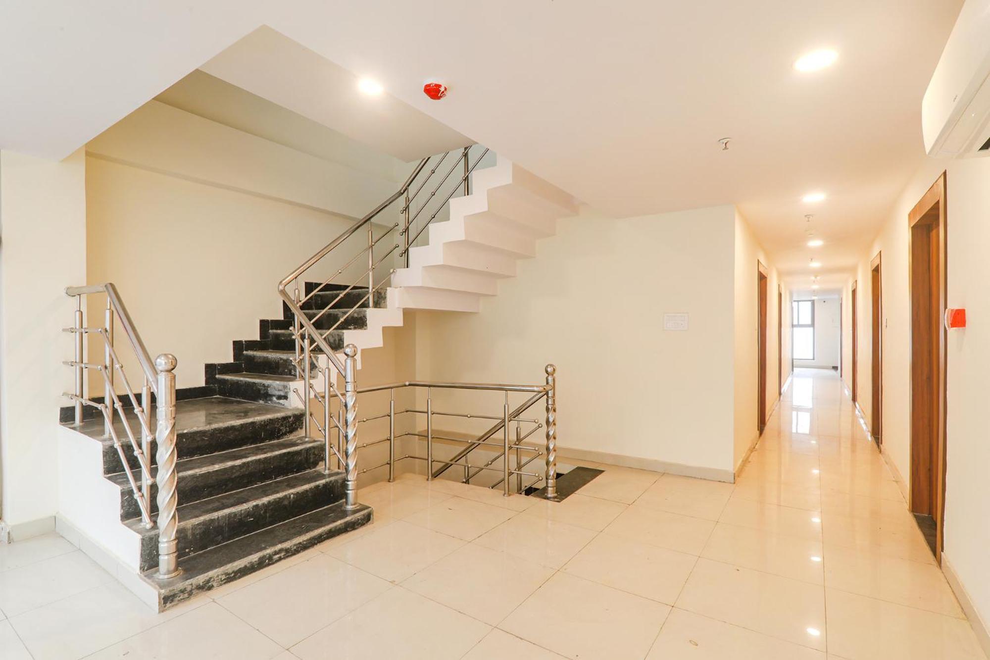 Fabhotel Rachna Palace And Banquets - Nr Lekhraj Metro Station Lucknow Eksteriør billede