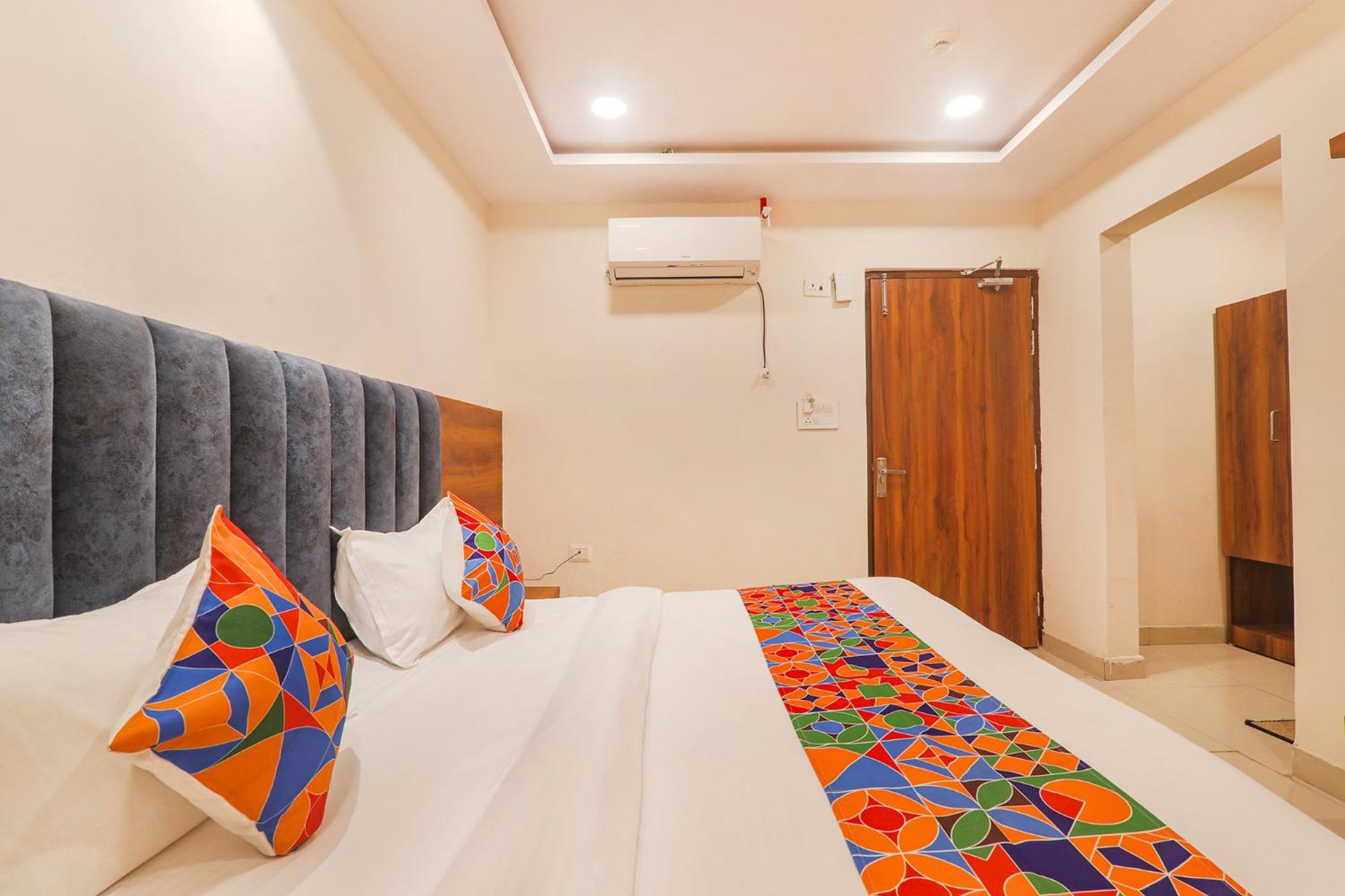 Fabhotel Rachna Palace And Banquets - Nr Lekhraj Metro Station Lucknow Eksteriør billede