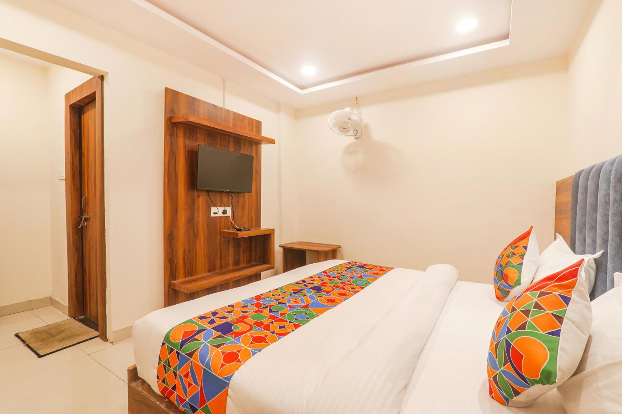 Fabhotel Rachna Palace And Banquets - Nr Lekhraj Metro Station Lucknow Eksteriør billede