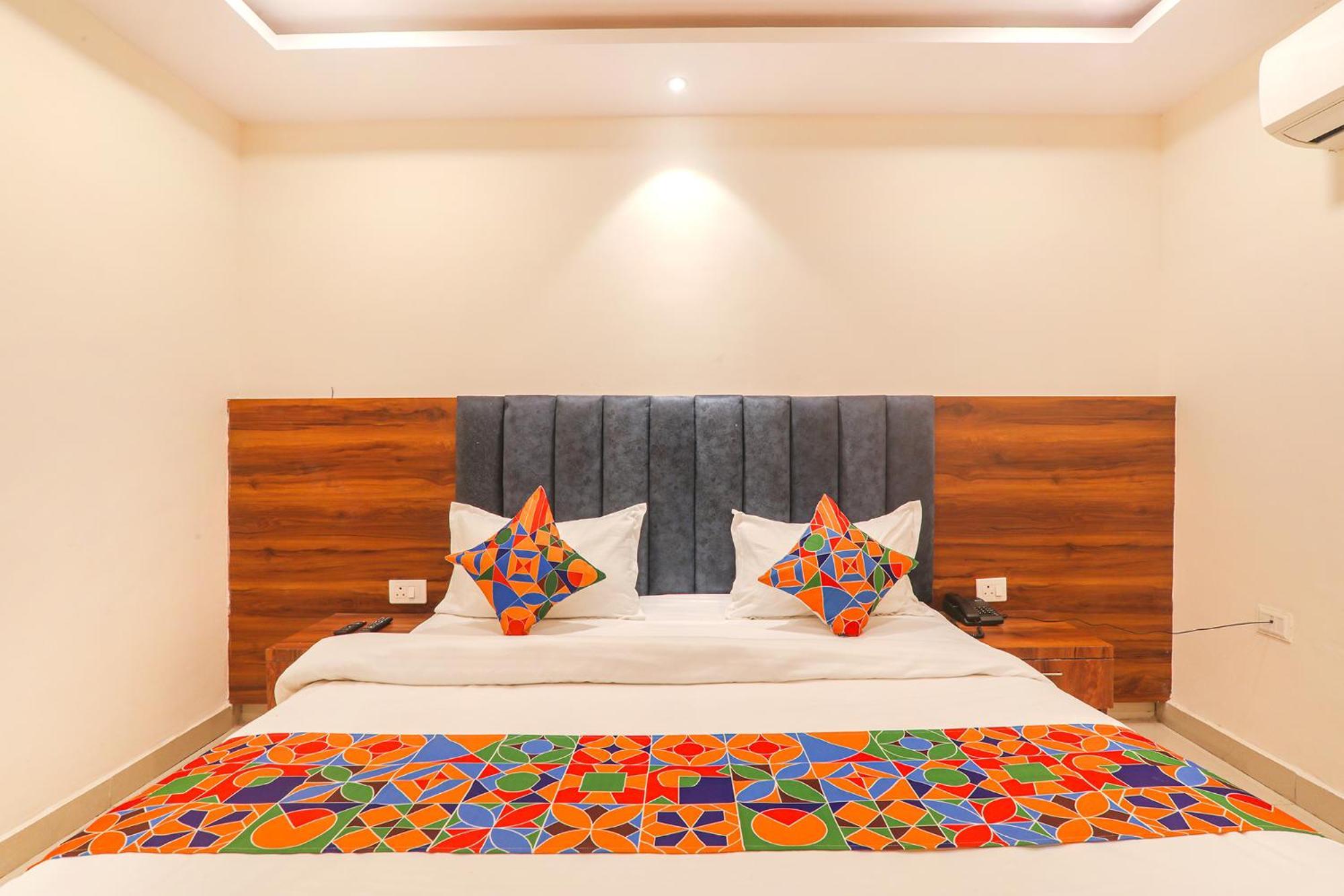 Fabhotel Rachna Palace And Banquets - Nr Lekhraj Metro Station Lucknow Eksteriør billede