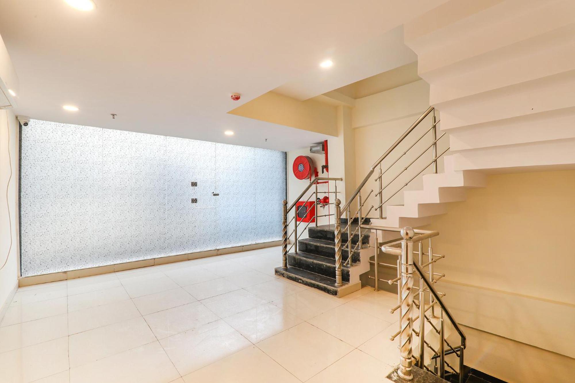 Fabhotel Rachna Palace And Banquets - Nr Lekhraj Metro Station Lucknow Eksteriør billede
